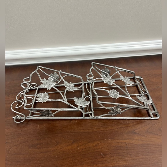 Vintage Iron Mail Holder - Picture 4 of 4